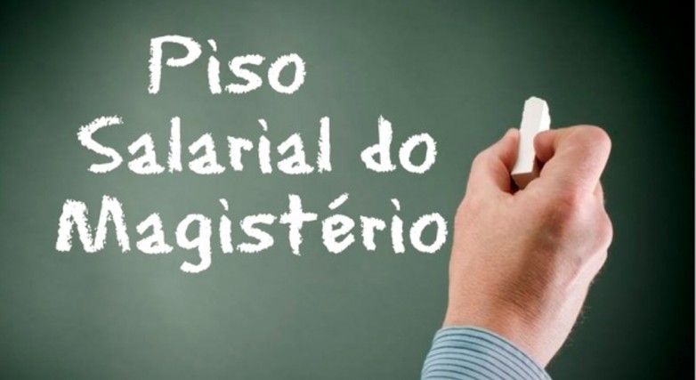 Ataques à lei do piso do magistério por entidades municipalistas afrontam o regime democrático, o Estado de Direito e decisão do Supremo Tribunal Federal
